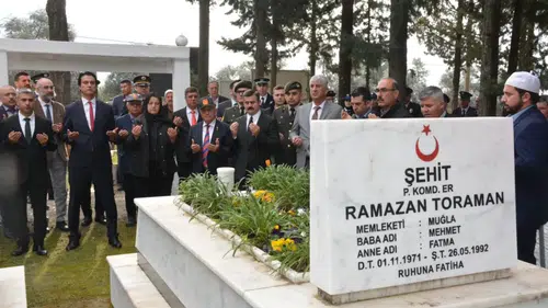 Köyceğiz’de Şehitlikte Hüzün ve Gurur Bir Arada