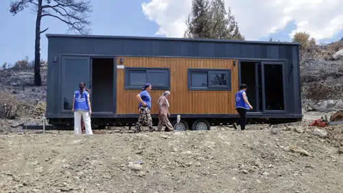 Seydikemer’de Yangın Mağduru Aileye Konteyner Süprizi