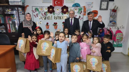 İl Müftüsü Can, Köyceğiz’de Minik Öğrencilerin Karne Sevincine Ortak Oldu