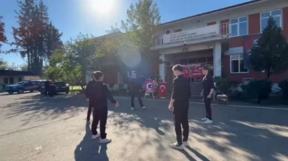 Köyceğiz’de Zeybekli Cumhuriyet Kutlaması! Şehit Seyhan Yılmaz MTAL’de Coşku Zirveye Çıktı