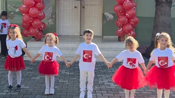 Köyceğiz Çandır İlkokulu’nda Cumhuriyet Coşkusu! Minik Kalpler Bayraklarla Yürüdü