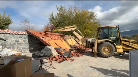 Karabağlar Yaylası’nda Kaçak Yapıların Yıkımına Başlandı