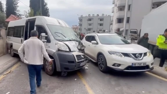Son Dakika: Fethiye Taşyaka'da Öğrenci Servisi Kazası! 22 Yaralı