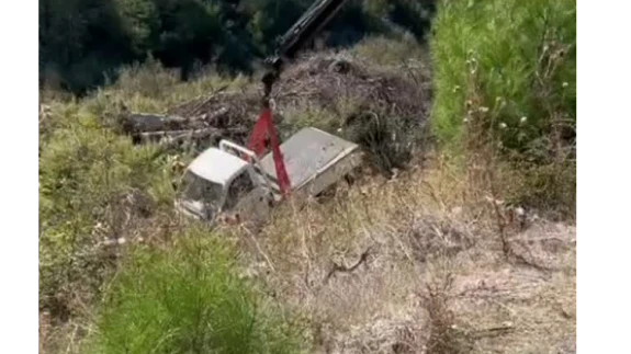 Marmaris Turgut Mahallesi’nde Trafik Kazası! Araç Yol Kenarına Savruldu, Yaralanan Olmadı