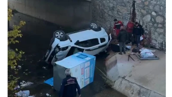 Fethiye Karaçulha’da Kaza: Araç Dereye Uçtu, 5 Yaralı