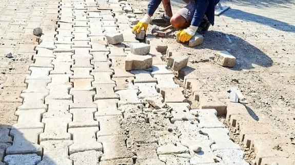 Zeytinalanı Mahallesi’nde Parke ve Beton Hamlesi! Köyceğiz Belediyesi Fen İşleri Müdürlüğü Sahada