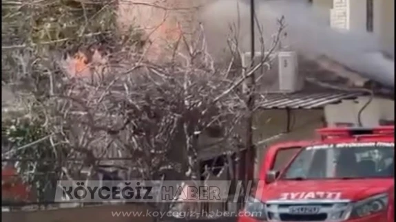 Fethiye'de Korkutan Alevler: Cami Mahallesi'nde Ev Yangını!