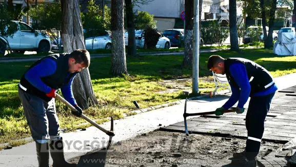 Köyceğiz Kordonu Yenileniyor : Tartan Zemin Sökülmeye Başlandı!