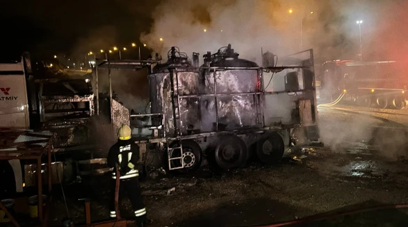 Fethiye’de Asfalt Kamyonunda Yangın: İtfaiye Zamanında Müdahale Etti