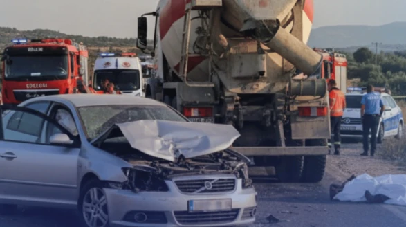 Bodrum’da Feci Kaza: Beton Mikseriyle Çarpışan Otomobil Sürücüsü Hayatını Kaybetti