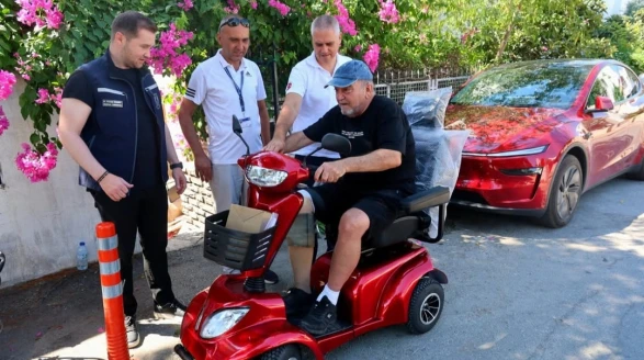 Bodrum Belediyesi’nden Özel Gereksinimli Vatandaşlara Akülü Sandalye Desteği