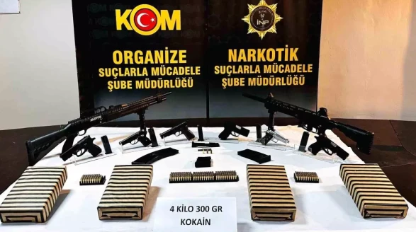 İzmir’de Uyuşturucu ve Silah Operasyonu: 4 Kilo 300 Gram Kokain, 7 Tutuklama!