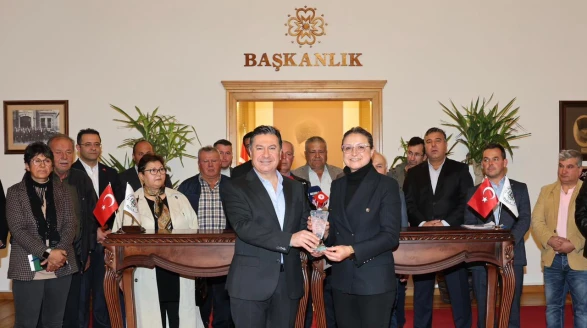 Köyceğiz'li Süt Üreticilerine Büyükşehir'den Soğuk Zincir ve Yem Desteği