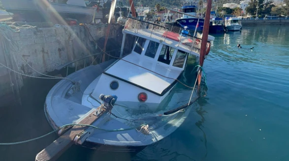 Son Dakika Milas! Güllük’te Sert Rüzgâr Balıkçı Teknesini Batırdı