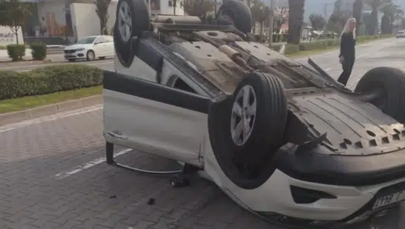 Marmaris’te Otomobil Takla Attı: Hatipirimi Mahallesi'nde Korkutan Kaza!