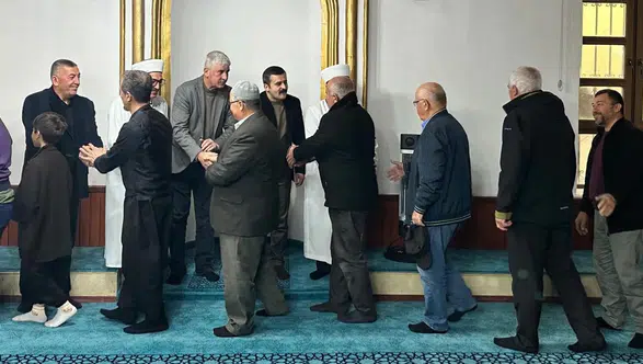 Köyceğiz Kaymakamı Mert Kumcu Bayram Namazı Sonrası Vatandaşlarla Buluştu