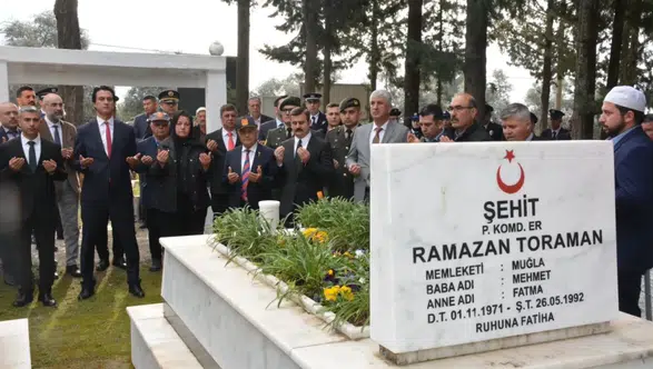 Köyceğiz’de Şehitlikte Hüzün ve Gurur Bir Arada