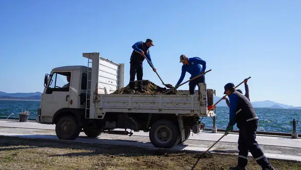 Köyceğiz Kordonu’nda temizlik ve düzenleme çalışmaları
