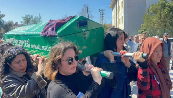 Kavaklıdere'de acı veda: Sermin Bacak'ın tabutunu kadınlar taşıdı