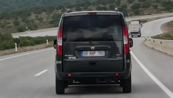 Evinin Önünde Park Halindeki Otomobil Çalındı