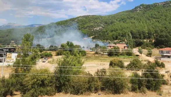 Menteşe Yeniköy’de Yangına Helikopterli Müdahale