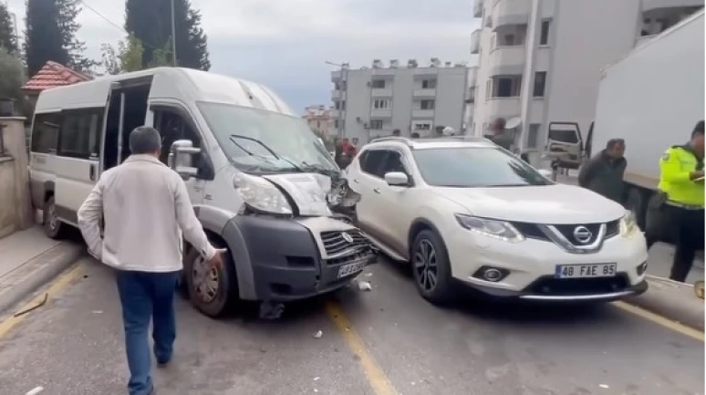 Son Dakika: Fethiye Taşyaka'da Öğrenci Servisi Kazası! 22 Yaralı