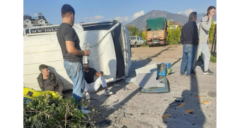 Fethiye’de Feci Trafik Kazası: Yaralılar var (KAZA VİDEOSU)