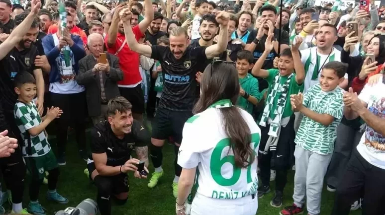 Muğlaspor Futbolcusu Furkan Demir'den Sürpriz Evlilik Teklifi!