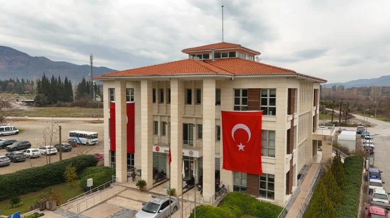 Köyceğiz'de temizlik tartışması: "24 günde bir çöp mü alınır?"