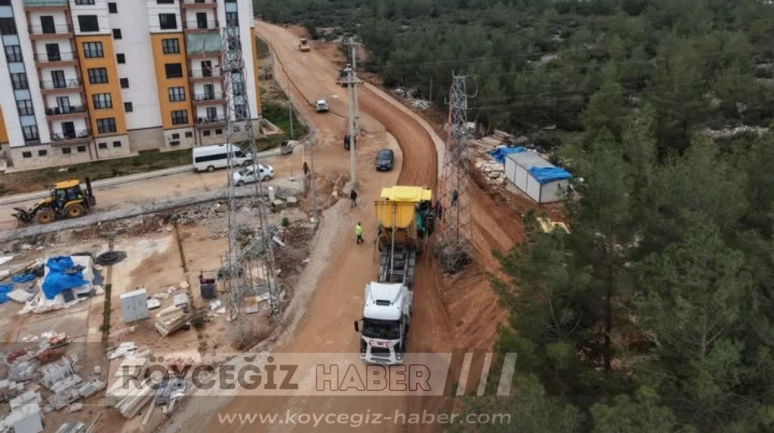 Menteşe Akçaova'da Yol Çalışması : 1100 Metrelik Yeni Asfalt