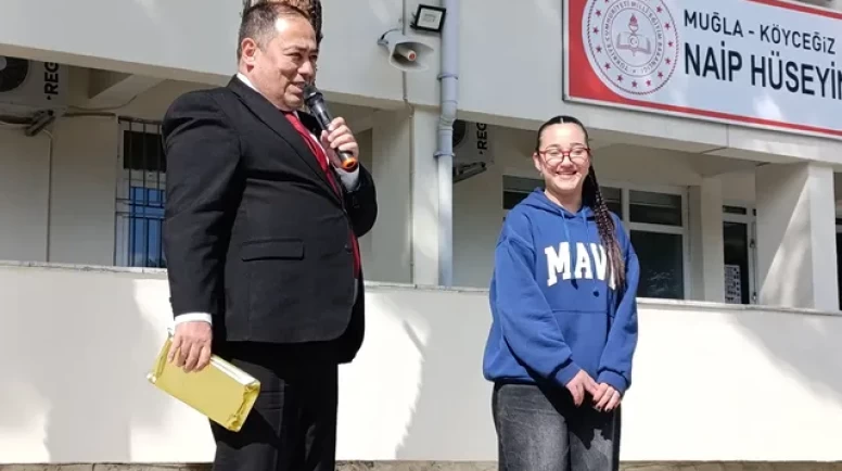 Köyceğiz Naip Hüseyin Anadolu Lisesi Öğrencisi Sıla Eren, Güzel Şiir Okuma Yarışmasında İl Şampiyonu Oldu