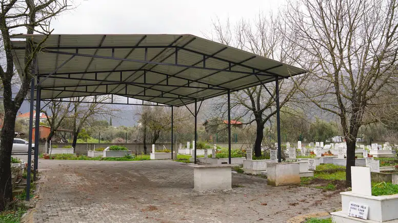 Köyceğiz Belediyesi'nden Yangı Mahallesine hizmet: Boğasa Mezarlığı yenilendi