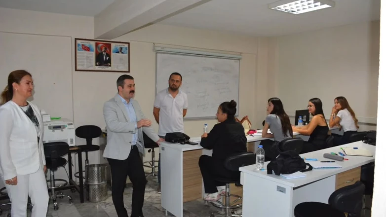 Kaymakam Mert Kumcu’dan Köyceğiz MYO Ziyareti: Yeni Akademik Yıl Öğrencilerle Başladı