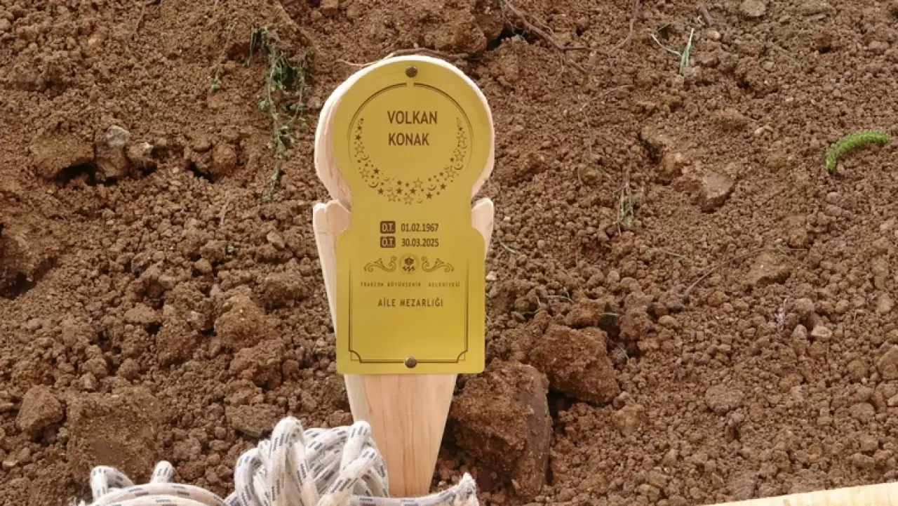 Volkan Konak’ın Mezarı Nerede? Usta Sanatçı Trabzon’da Toprağa Verildi 5