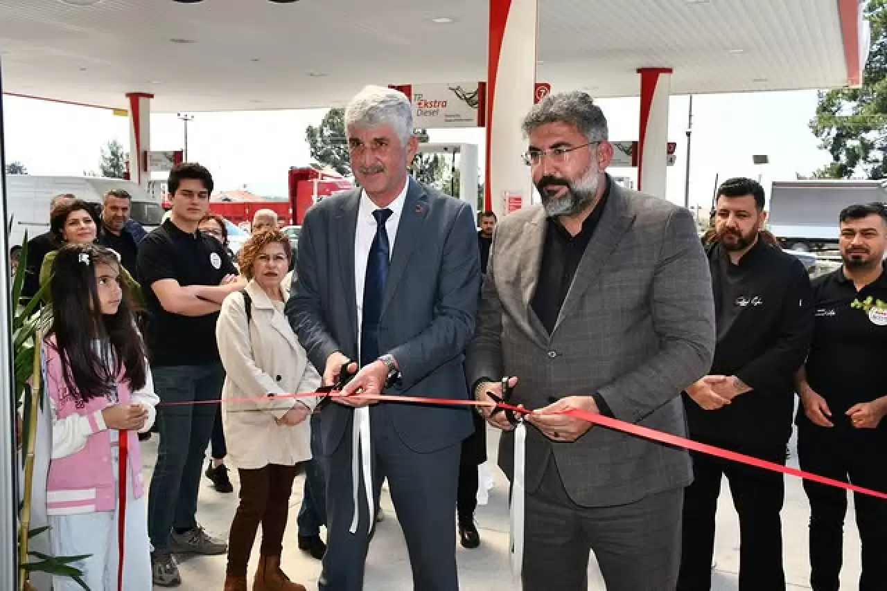 Köyceğiz Belediye Başkanı Ali Erdoğan'dan Açılış! Serco Kebap Evi Köyceğiz'de Açıldı 4