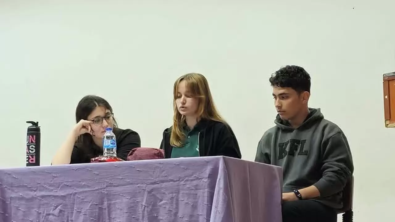Köyceğiz Fen Lisesi İlçe Münazara Turnuvasında Finale Yükseldi 1