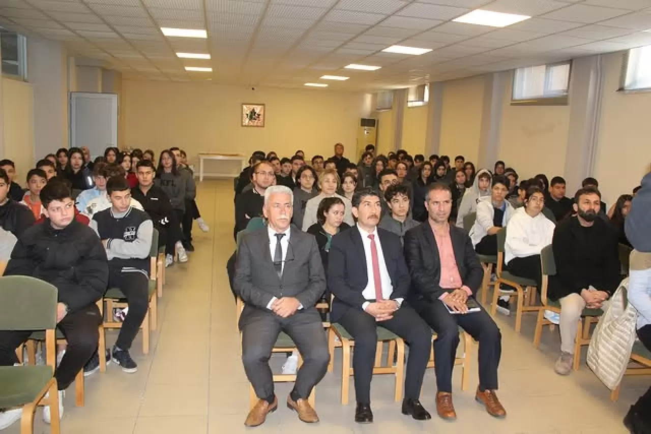 Köyceğiz Fen Lisesi’nde “Yapay Zeka” Konferansı Düzenlendi 1