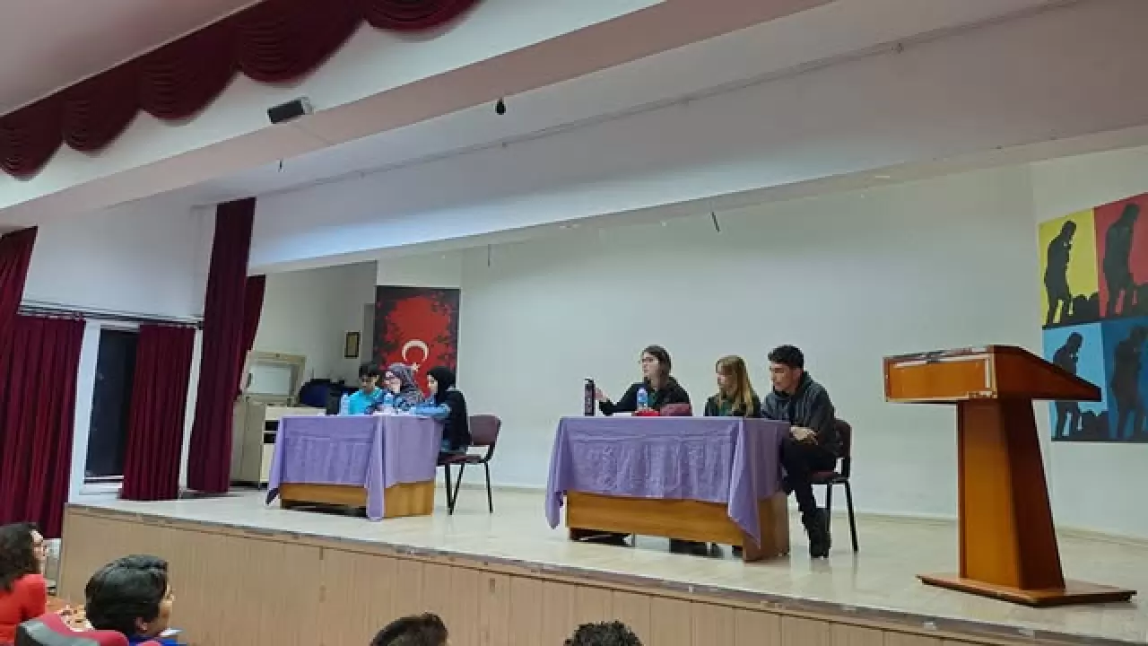 Köyceğiz Fen Lisesi İlçe Münazara Turnuvasında Finale Yükseldi 3