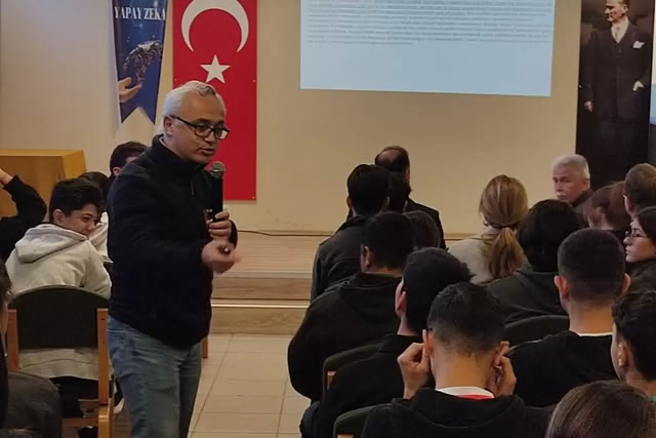 Köyceğiz Fen Lisesi’nde “Yapay Zeka” Konferansı Düzenlendi 2