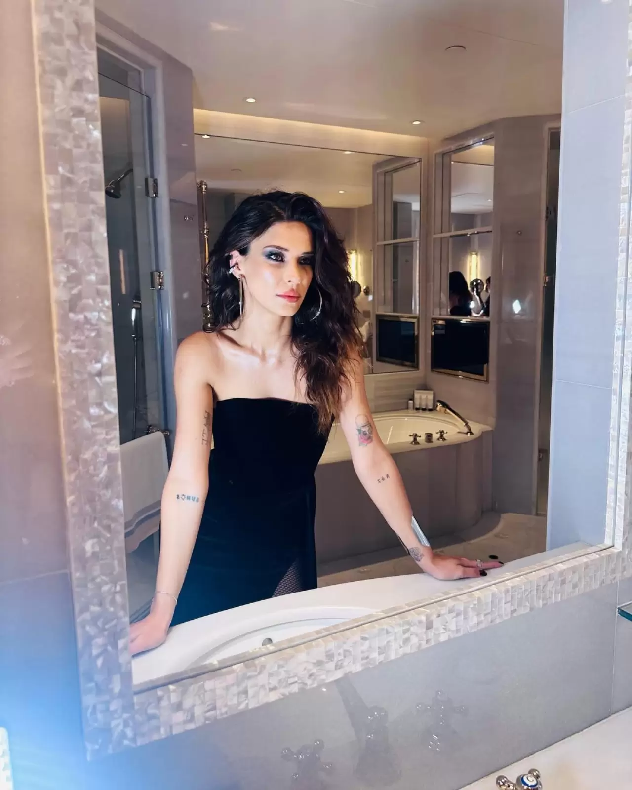 Çift Kişilik Oda Nilüfer Kimdir, Gerçek Adı Nedir? Devrim Özkan Kimdir, Aslen Nereli Evli mi, Eşi Sevgilisi kim? 2