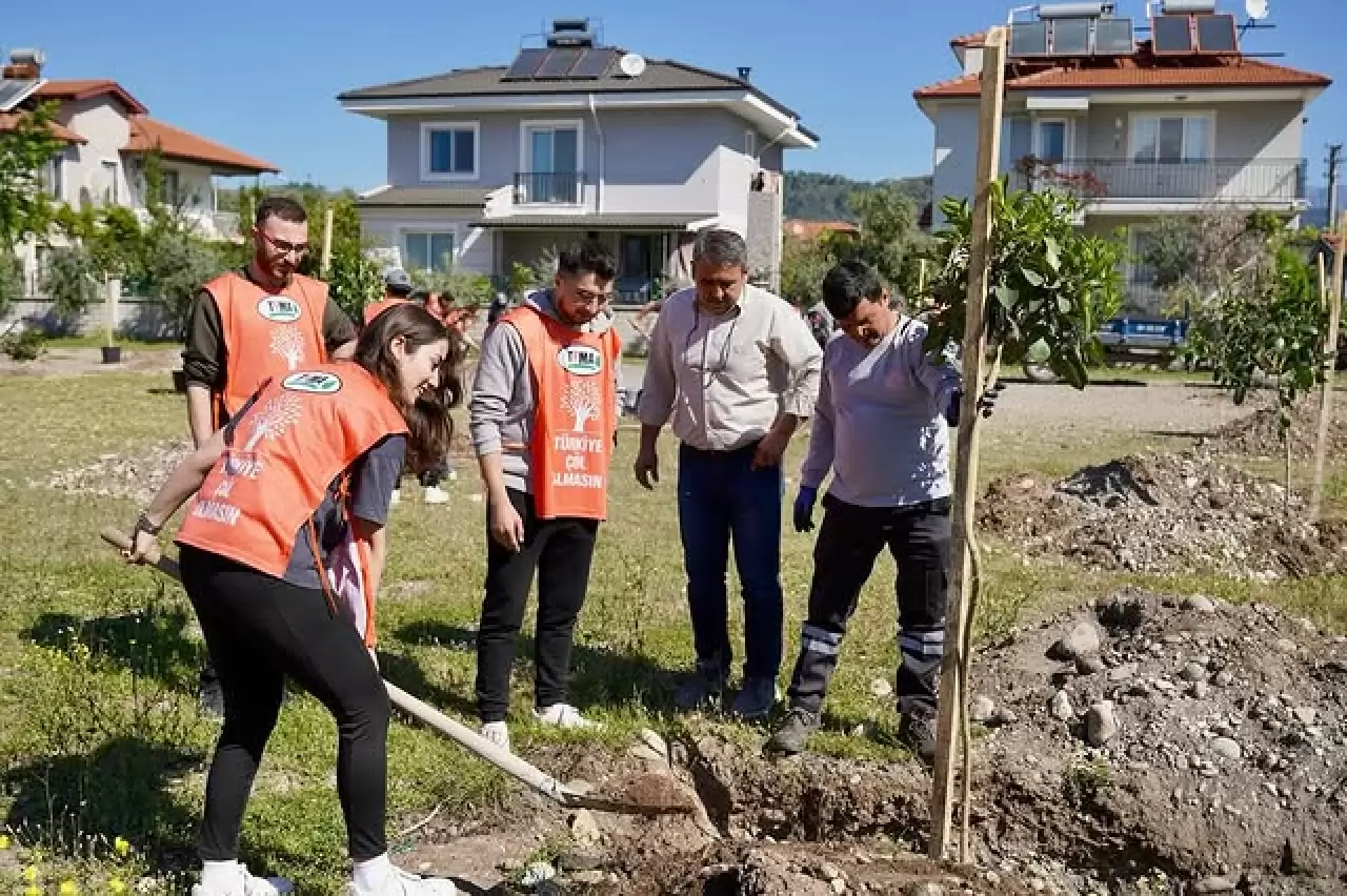 Ortaca Meslek Yüksekokulu Fidan Dikti, Evren Tezcan'da Eşlik Etti 7