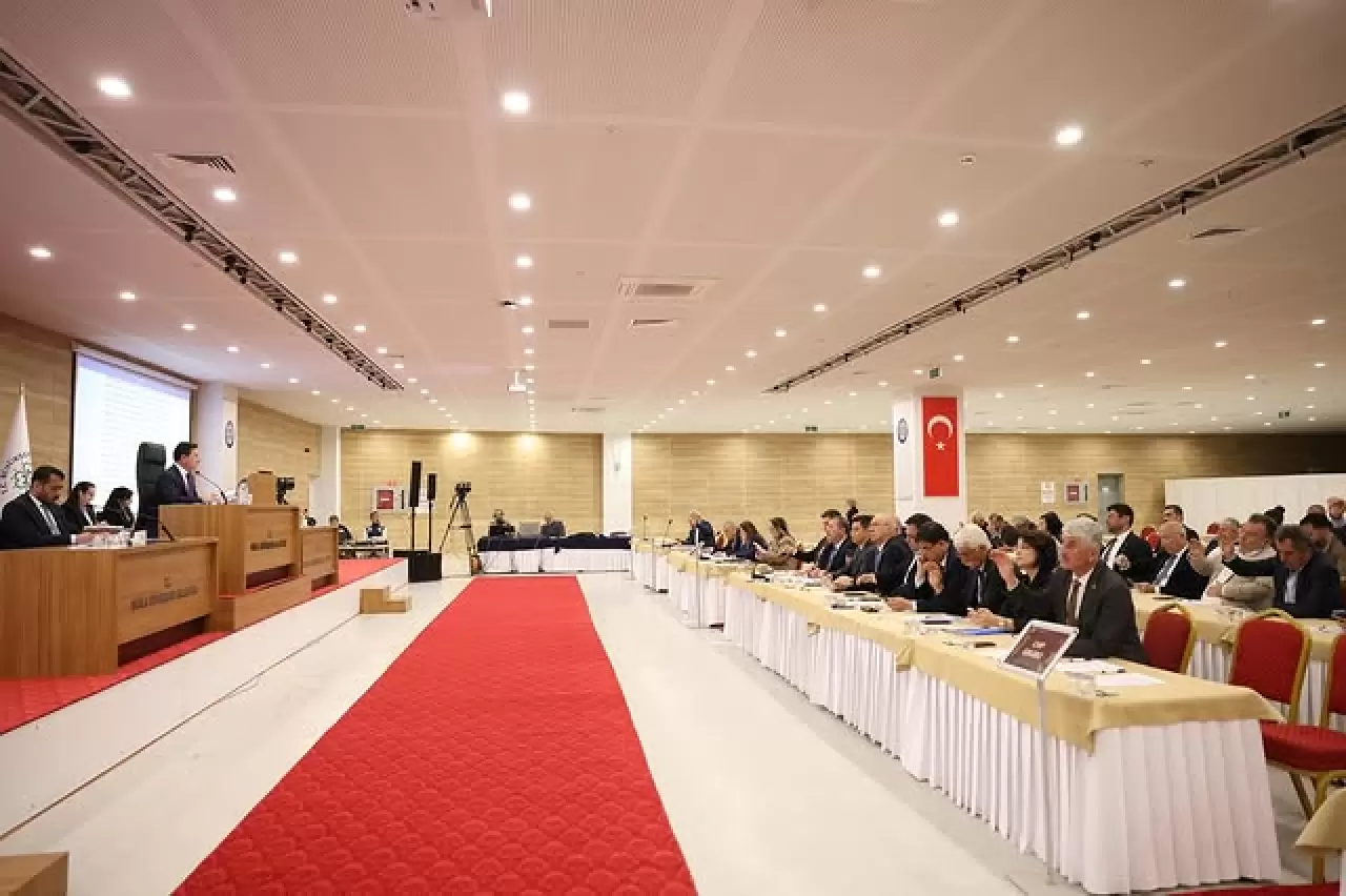 Muğla Büyükşehir Belediyesi Nisan Ayı Olağan Meclis Toplantısı Gerçekleştirildi: Ali Erdoğan’dan “Muğla’mıza Hayırlı Olsun” Mesajı 1