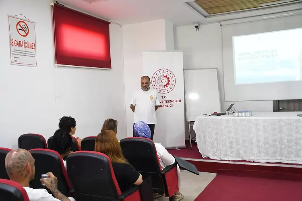 Köyceğiz’de “Sosyal Medya ile Köyceğiz’i Keşfet” Semineri Düzenlendi 1