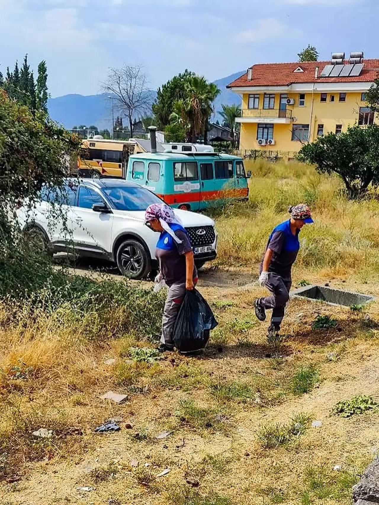Köyceğiz’de Temizlik Seferberliği! Belediye Ekipleri Sahada, Halk Duyarlılık Çağrısı Yapıyor 3