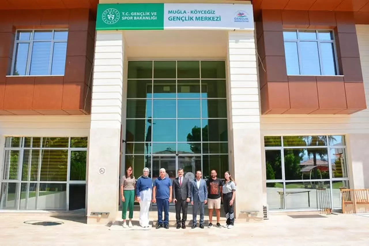 Kaymakam Mert Kumcu’dan Köyceğiz Gençlik Merkezi’ne Ziyaret 4