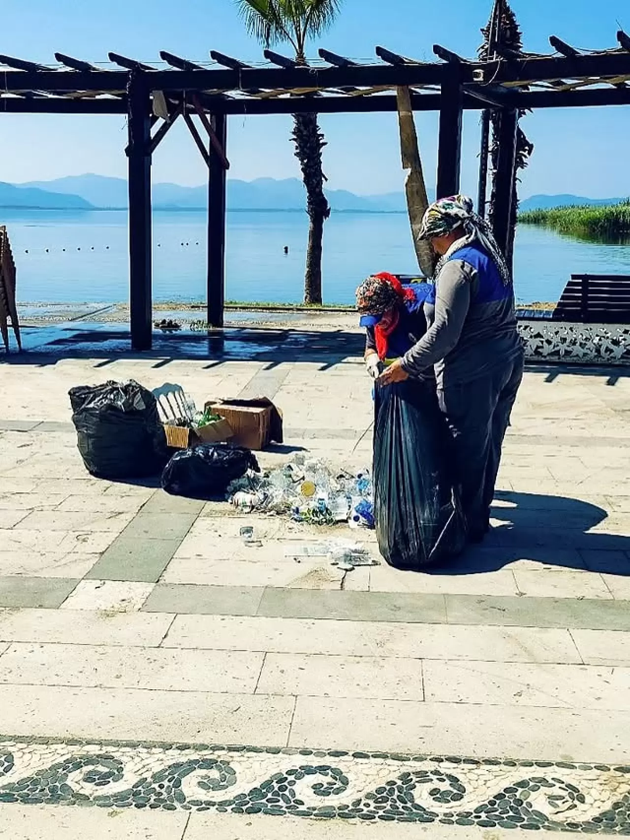 Köyceğiz’de Temizlik Seferberliği! Belediye Ekipleri Sahada, Halk Duyarlılık Çağrısı Yapıyor 4
