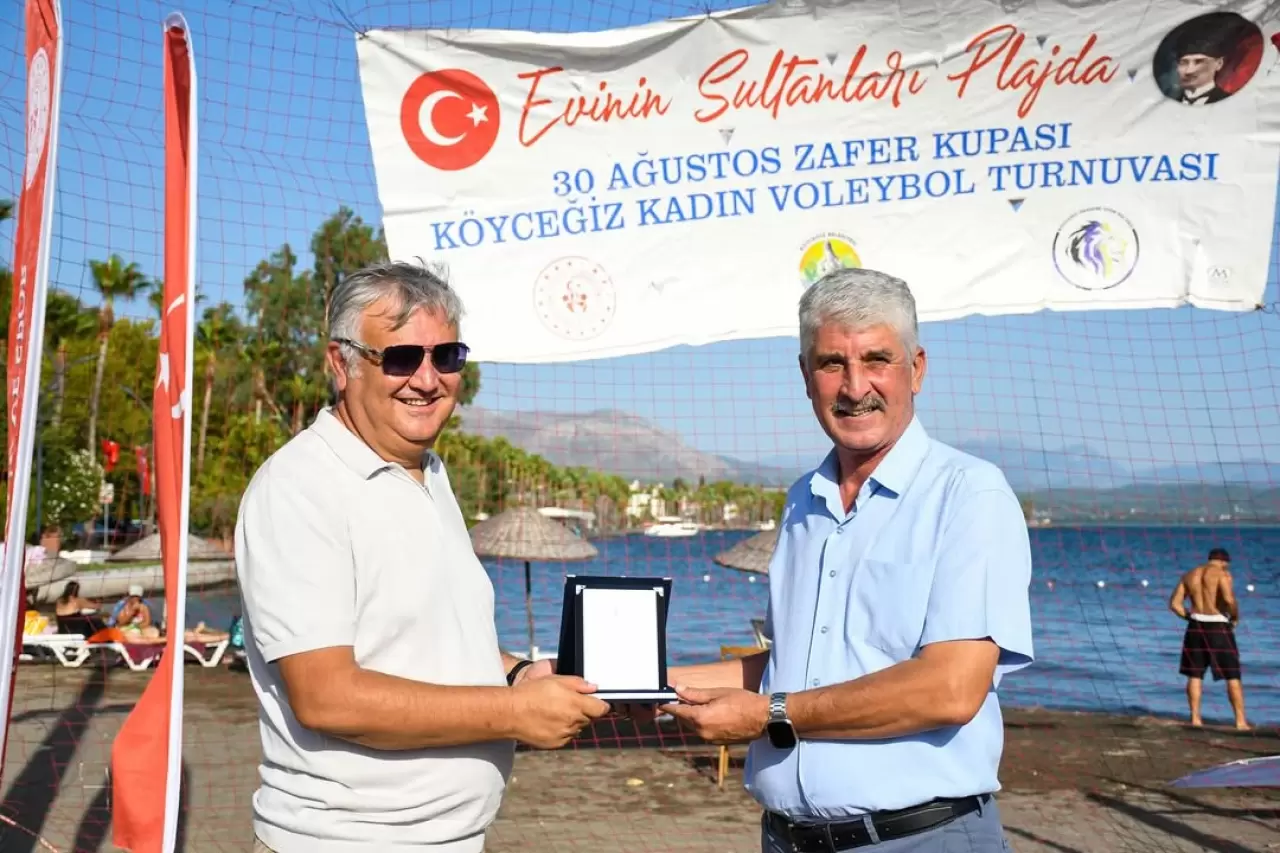 Köyceğiz Delta Plajı’nda Zafer Kupası Coşkusu: Kadına Şiddetle Mücadele Temalı Veteran Voleybol Turnuvası Tamamlandı 7