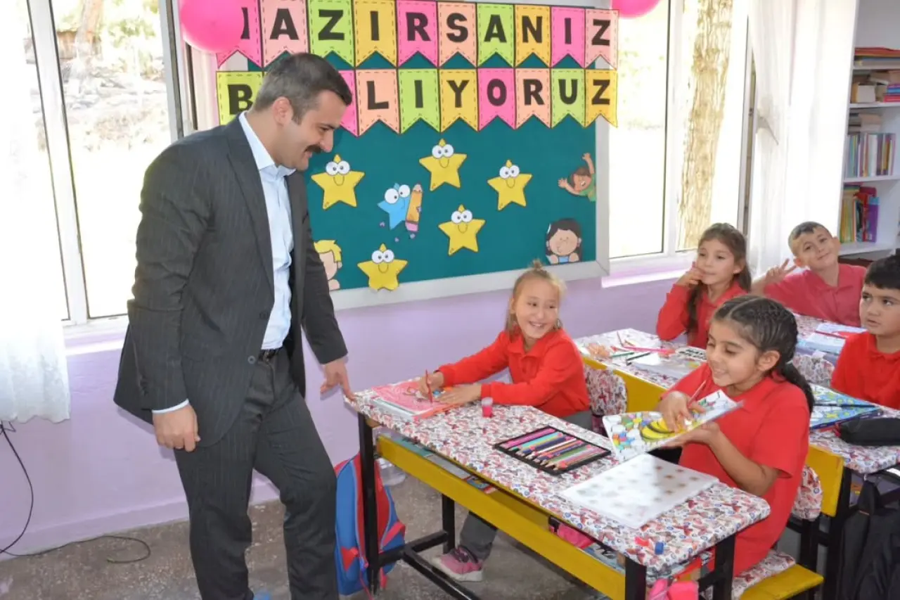 Köyceğiz Kaymakamı Mert Kumcu Akköprü Demirli İlkokulu’nda Öğrencilerle Buluştu 4