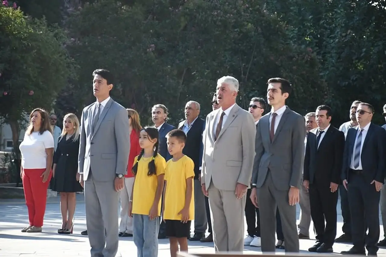 Köyceğiz’de 2025–2026 Eğitim-Öğretim Yılı Çelenk Sunma Töreni Gerçekleştirildi 2