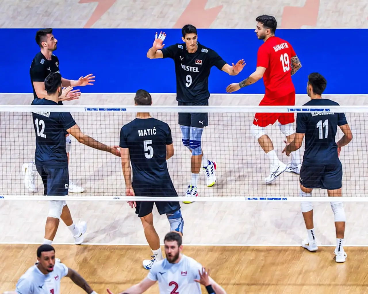 Efe Mandıracı Kimdir? Kaç Yaşında, Aslen Nereli, Boyu Kaç, Hangi Takımlarda Oynadı, Hangi Ödülleri Aldı? 5